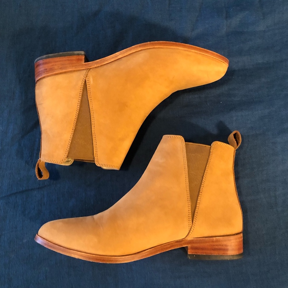 Nisolo Tan Chelsea Boots - 7.5